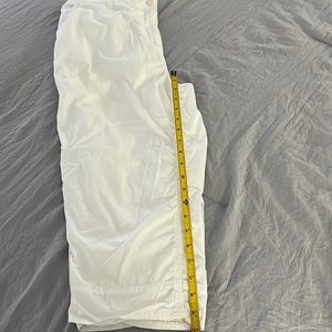 EUC Chicos sz 2 white cotton capris
